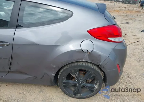 2016 Hyundai Veloster z USA, uszkodzony, nr VIN KMHTC6AD0GU250801